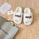 balenciga_fur_slides_sandals_p_1735952667_e9be568b_progressive.webp